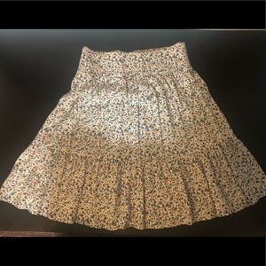 Tiered floral print mini skirt
